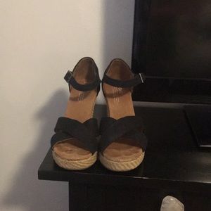 TOMS black wedges